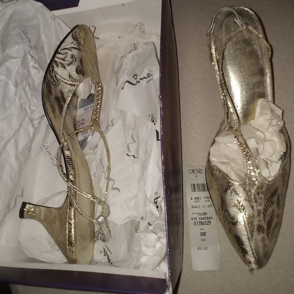 Nina Shoes - Nina Silk Pearl Light Gold 9M w/Faux Diamond Strap